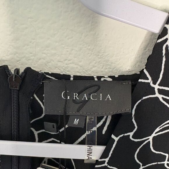 Gracia Jumpsuit Size Medium NWT Floral black white wide leg tie waist flow - Picture 5 of 15